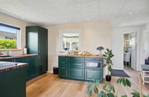 Hejlsminde Strand House | Stunning home in Hejls with WiFi
