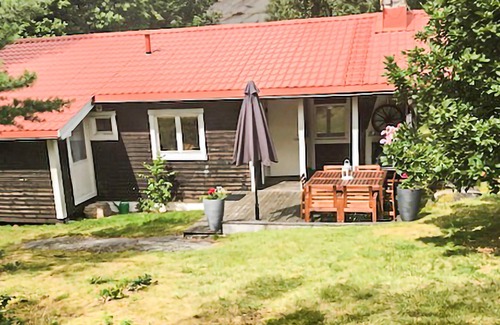 Hjaelteby House | Stunning home in Hjälteby with kitchen