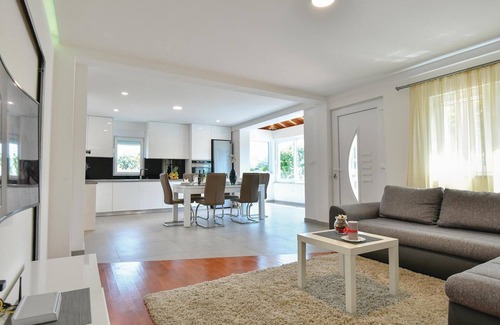 Donji Prolozac House | Stunning home in Prolozac Donji