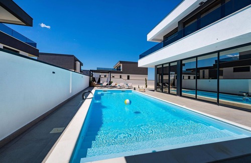 Zemunik Donji House | Stunning home in Zemunik Gornji