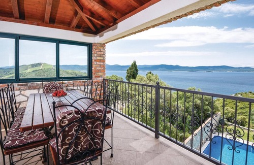 Kremena House | Stunning home in Klek with jacuzzi