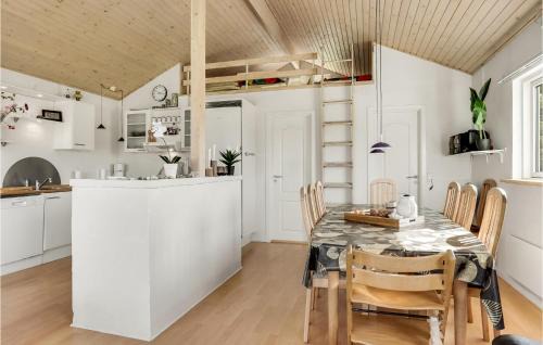Trend House | Stunning Home In Løgstør With Wifi