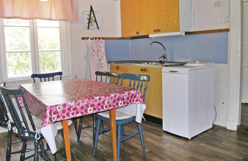 Torne House | Stunning home in Lönashult with kitchen