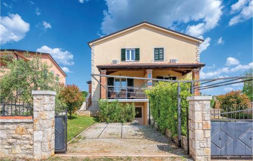Lovrecica House | Stunning Home In Lovrecica With Wifi