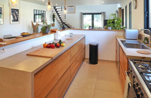 Maillane House | Stunning home in Maillane with WiFi