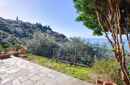 Moneglia House | Stunning home in Moneglia with kitchen