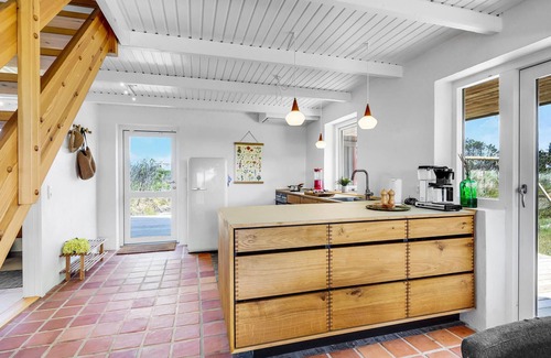Grærup Strand House | Stunning home in Oksbøl with kitchen