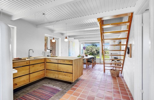 Grærup Strand House | Stunning home in Oksbøl with kitchen