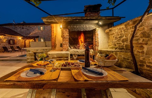 Pristeg House | Stunning home in Pristeg