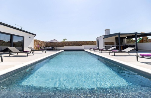 Razanac House | Stunning home in Razanac with sauna