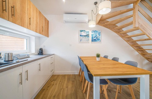Rewal House | Stunning home in Rewal with WiFi