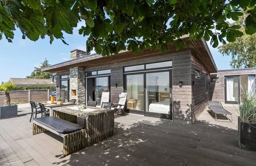Ronde House | Stunning home in Rønde with WiFi