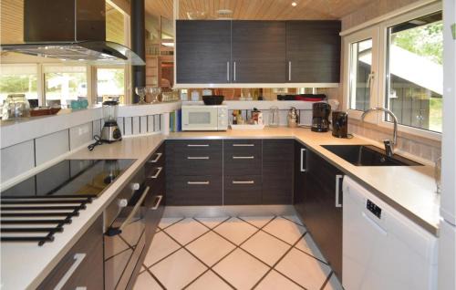 Grønhøj House | Stunning Home In Saltum With Sauna