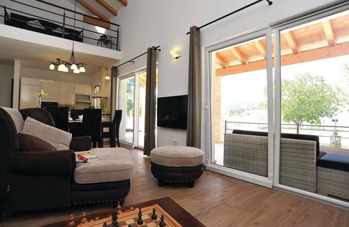 Sibenik House | Stunning home in Sibenik with kitchen