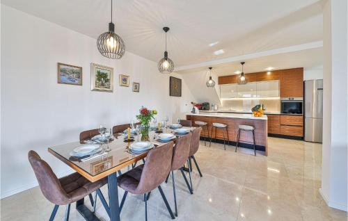 Solin House | Stunning Home In Solin