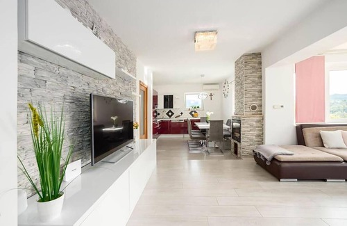 Trilj House | Stunning home in Trilj with WiFi