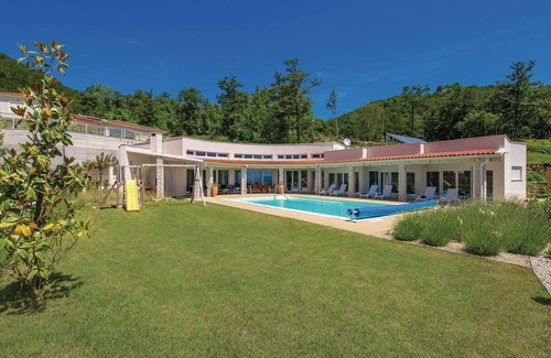 Veprinac House | Stunning home in Veprinac with sauna