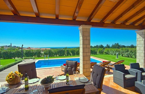 Visnjan House | Stunning home in Visnjan with WiFi