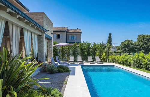 Municipality of Zminj House | Stunning home in Zminj