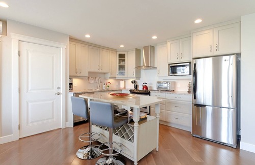 Regional District of Nanaimo House | Stunning Home with a View! Walk to Village, Beach, Golf and Trails
