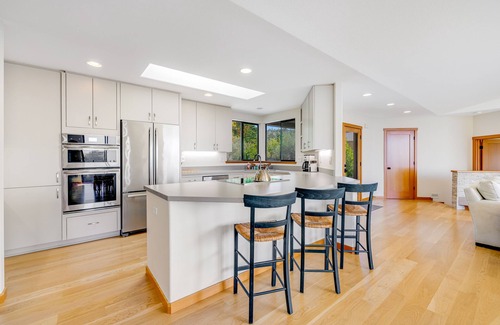 Sea Ranch House | Stunning home with ocean view, private hot tub, shared pools & tennis courts