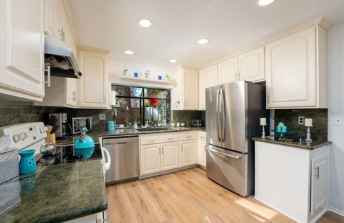 Mission Viejo House | STUNNING HOME WITH SPA, FRONT AND BACK YARD, HUGE DECK, OUTSTANDING LOCATION