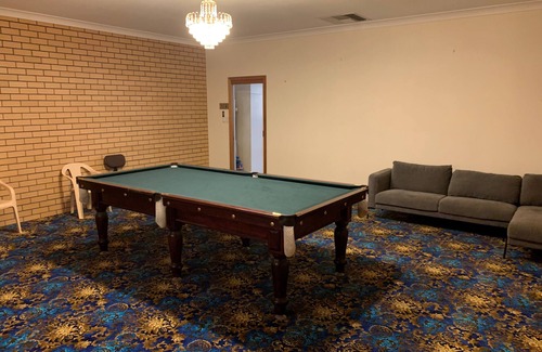 Robinvale House | Stunning house by the Murray, family-sized home with its own cinema. Relaxing