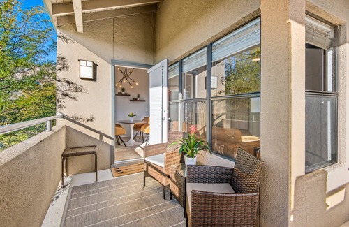 Tucson Condo | Stunning & impeccable 2 bedrm with mountain -golf views from every room