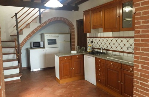 Pomarance Villa | Stunning private villa with WIFI, A/C, private pool, TV, patio, pets allowed and panoramic view