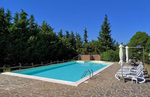 Pomarance Villa | Stunning private villa with WIFI, A/C, private pool, TV, patio, pets allowed and panoramic view