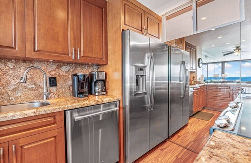 Lahaina Apartment | Stunning Kaanapali Oceanfront! Mahana 1107!