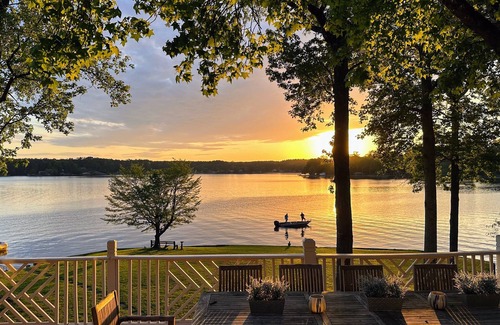 Monticello House | Stunning Lake House on Jackson Lake, huge deck, fantastic views, great sunsets