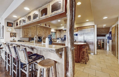 Lake Forest House | Stunning lakefront home with a fireplace, washer/dryer & central AC - dog-friendly