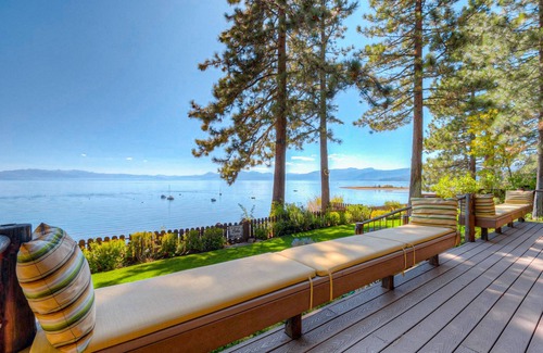Lake Forest House | Stunning lakefront home with a fireplace, washer/dryer & central AC - dog-friendly