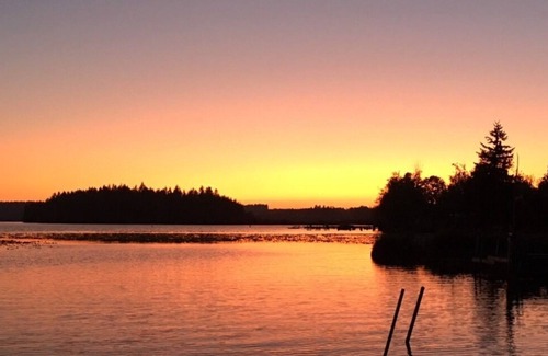Silver Lake House | Stunning lakefront w-dock Silver lake to Mt St Helens No Pets-No Exceptions!