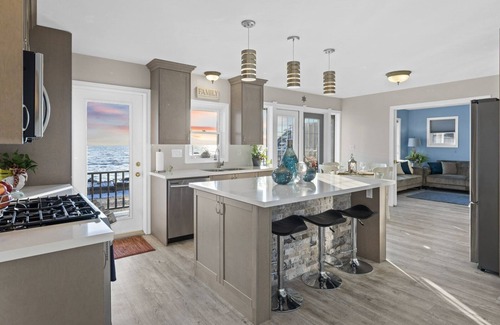 Harwich House | Stunning Lakeview cottage perfect for a getaway