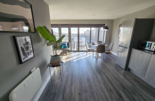 The Docks Apartment | Stunning Liverpool Dockside Apt by City SuperHost