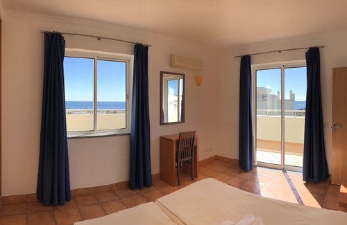 Porto de Mos Apartment | Stunning location - Porto de Mós beach