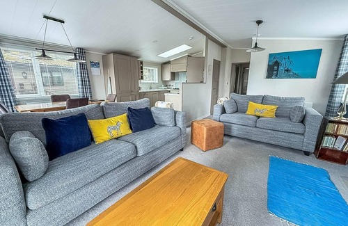 Corton Cabin | Stunning lodge with large decking at Azure Seas in Suffolk ref 32109OG