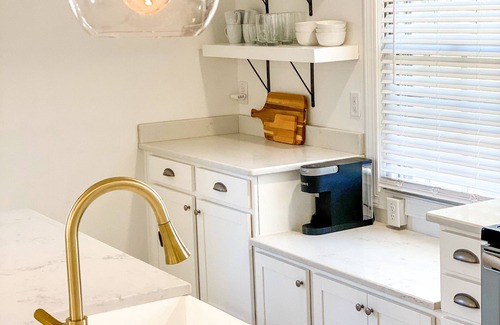 North Garrett Road House | Stunning Loft w/King Suite: near Duke/UNC, RDU Airport, Downtown