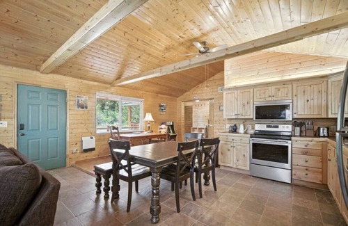 Mammoth Creek Cabin | Stunning Log Cabin Close to Panguitch Lake