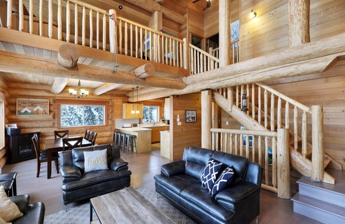 Courtenay Ski Chalet | Stunning Log Mount Washington Chalet with Breathtaking Views of Strathcona Park