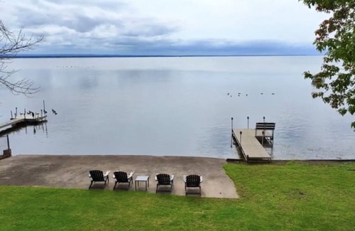 Blossvale House | Stunning Luxury lakefront House on Oneida Lake with hottub, firepit and Gameroom