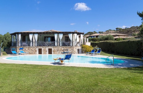 Capo Coda Cavallo Villa | Stunning luxury villa with pool and spacious garden 50 meters to the beach