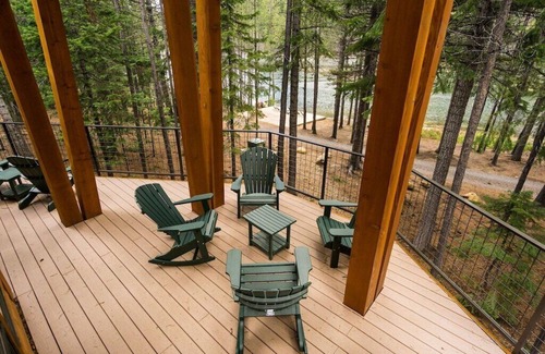 Bend Cabin | Stunning Luxury w/Hot tub & Amazing Views on Private Lake - Bend