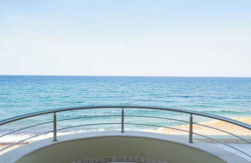 Trochalia Apartment | Stunning maisonette, just a few steps from the sea