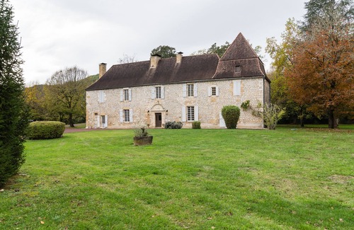 Saint-Julien-de-Lampon House | Stunning manor with private heated pool and tennis court on the Dordogne river