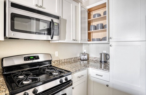 Milpitas Apartment | Stunning Milpitas 1BR w/W/D, Parking & Gym, near highways, by Blueground