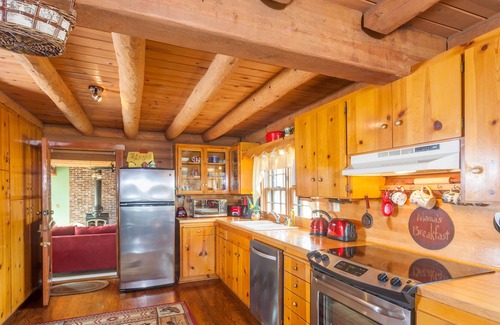 Hood River House | Stunning Mountain Cabin, Great Mountain Views, A/C