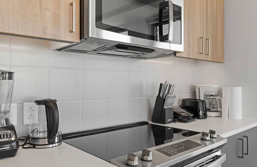 Assembly Square Apartment | Stunning Modern 3BR/2BA Apartment in Vibrant Assembly Square, Somerville